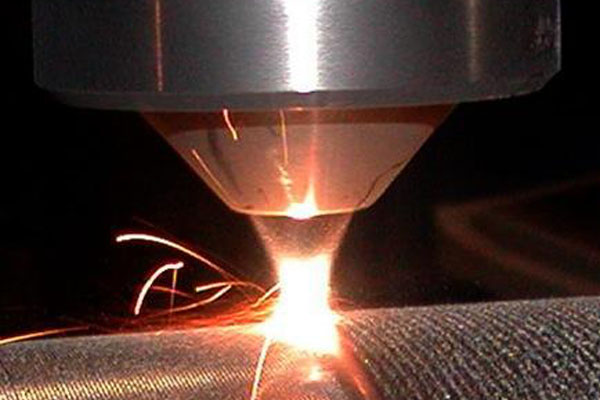 全自動激光焊接機設(shè)備如何提高加工效率