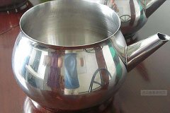 激光焊接設(shè)備主要分成脈沖激光焊接和連續(xù)激光焊接二種。