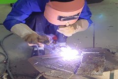 國(guó)產(chǎn)激光焊接機(jī)與國(guó)外激光焊接機(jī)