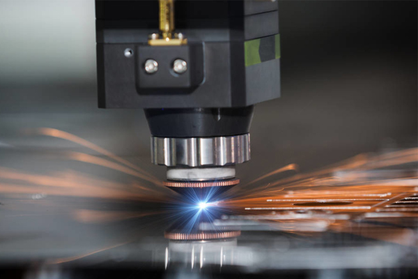 使用激光焊接機(jī)有哪些顯著的優(yōu)勢?